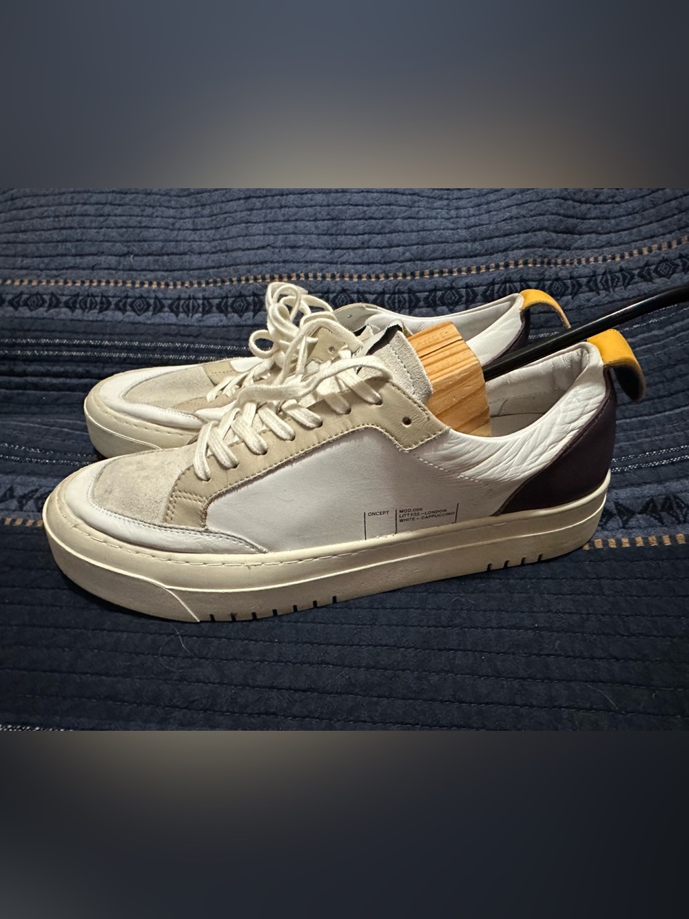 Men's Low-Top Leather Sneakers in White and Beige Oncept